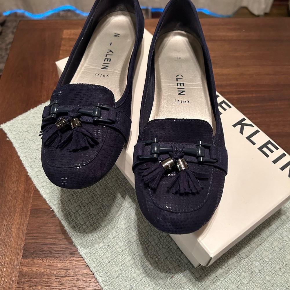 Anne Klein Women's Navy Tassel Flats